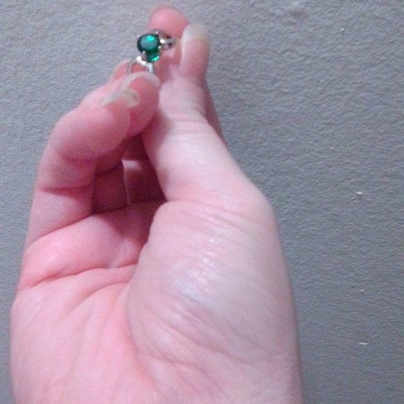 Emerald Sterling Silver Ring - Picture 6 of 6